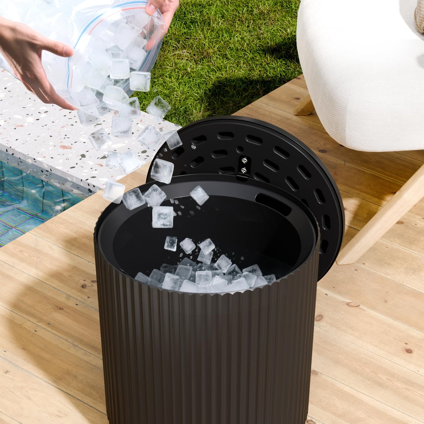 2-in-1 Outdoor Cooler Table with Ice Chest | Patio & Party Ready（副本）
